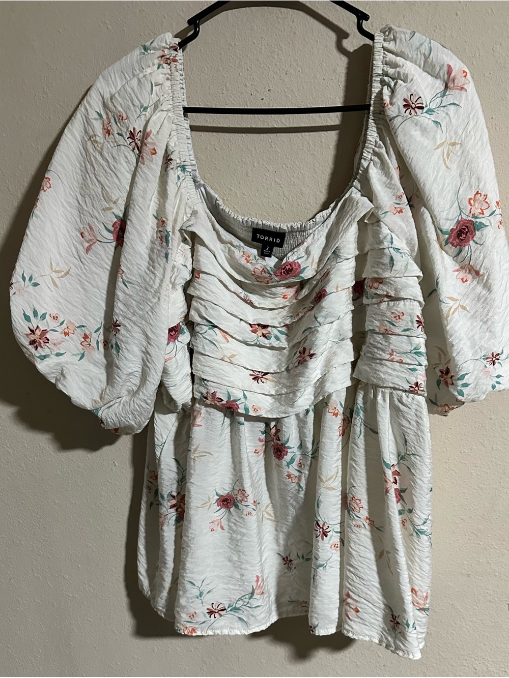 torrid White Floral Puff Sleeve Tiered Blouse